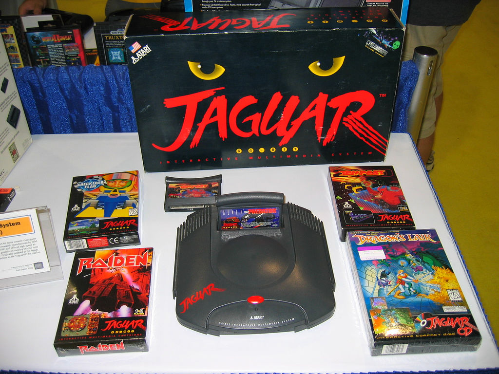 Atari jaguar. Приставка Атари Ягуар. Атари Ягуар игры. Приставка игра Atari Jaguar. Приставка игра java Atari Jaguar.